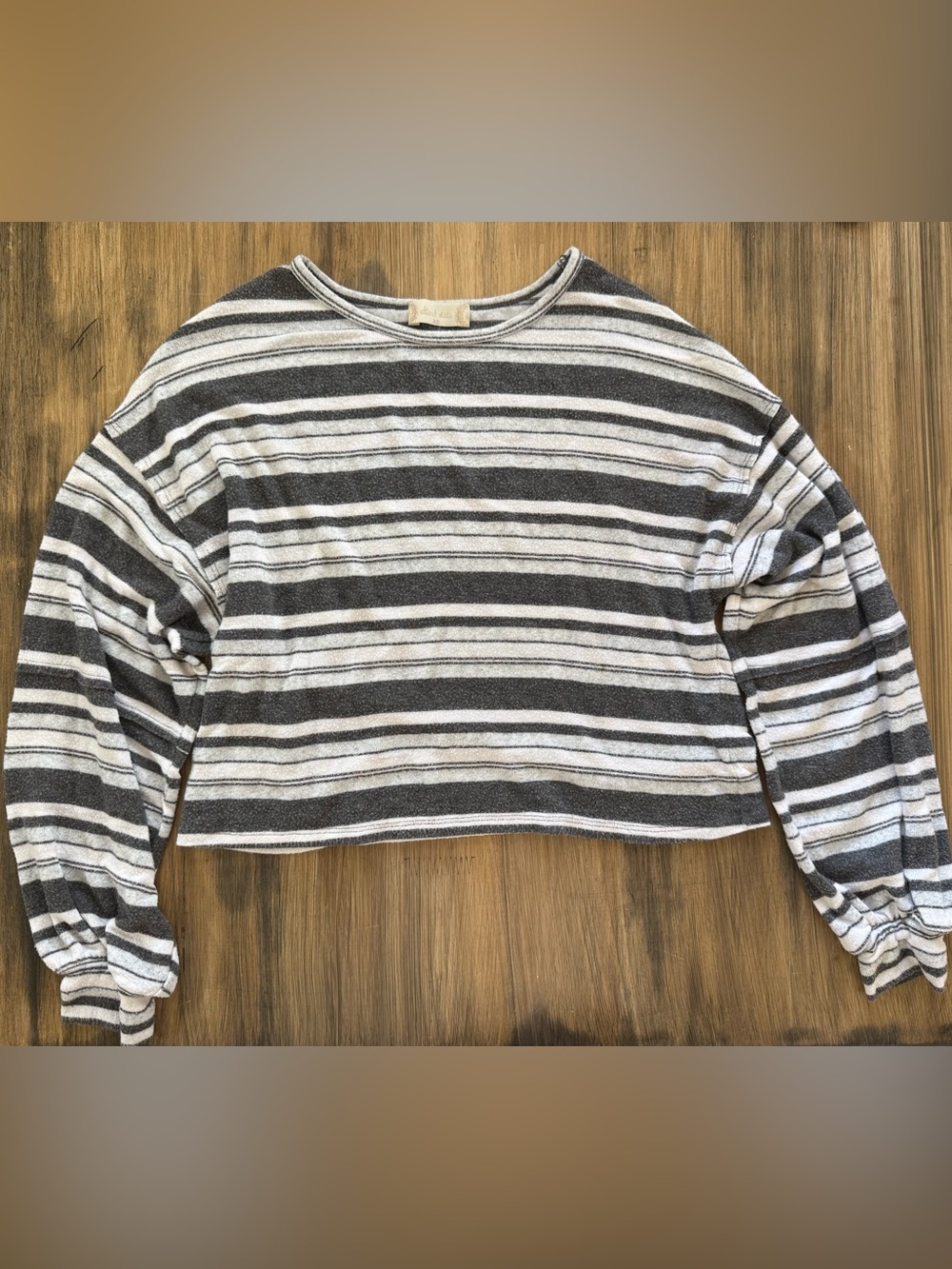 Altar’d StateStriped Long Sleeve Cropped Top - Gray & White